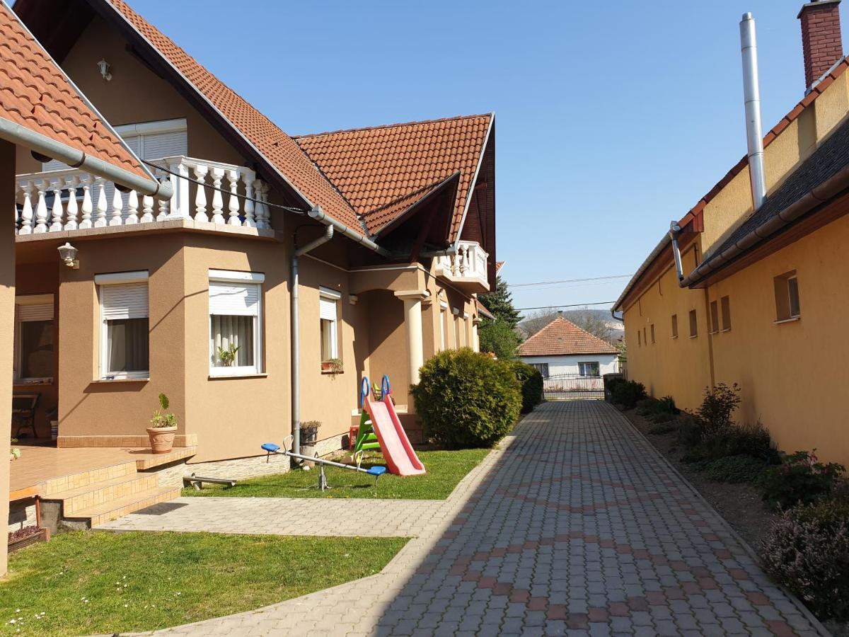 Ilda Apartments Harkány Extérieur photo